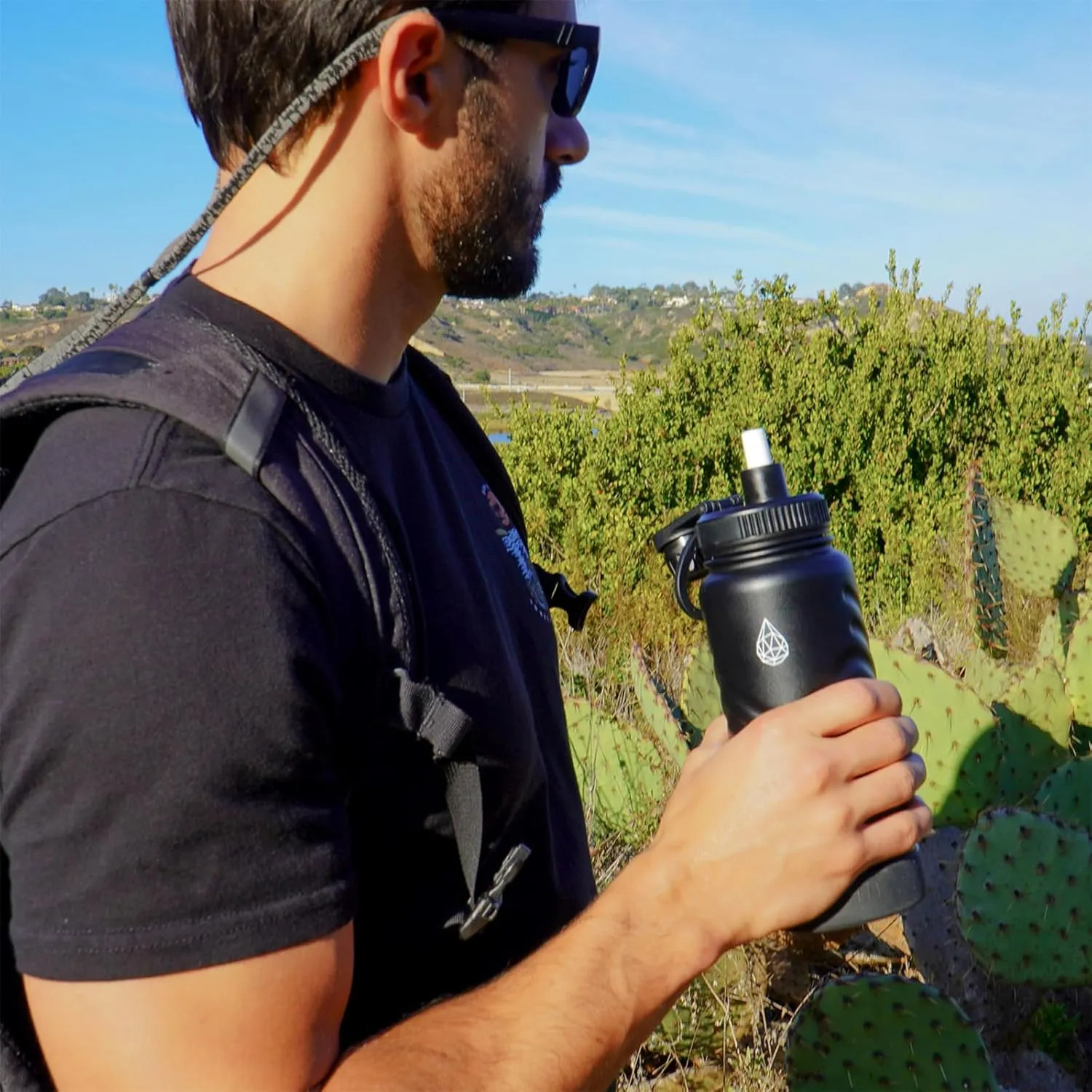 32oz Insulated Water Bottle with Straw and Spout,Stainless Steel with Fluid Scale,Leak-Proof,Wide Mouth,BPA-Free,Silicone Boot & Handle – Black Sports Flask for Gym,Hiking,Travel