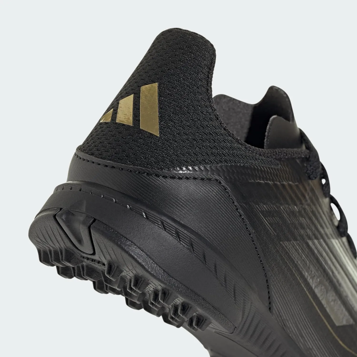 adidas Unisex-Child F50 League Turf Sneaker