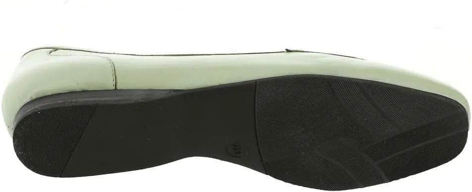 ARRAY Women’s Freedom Leather Slip-On Dress Flat