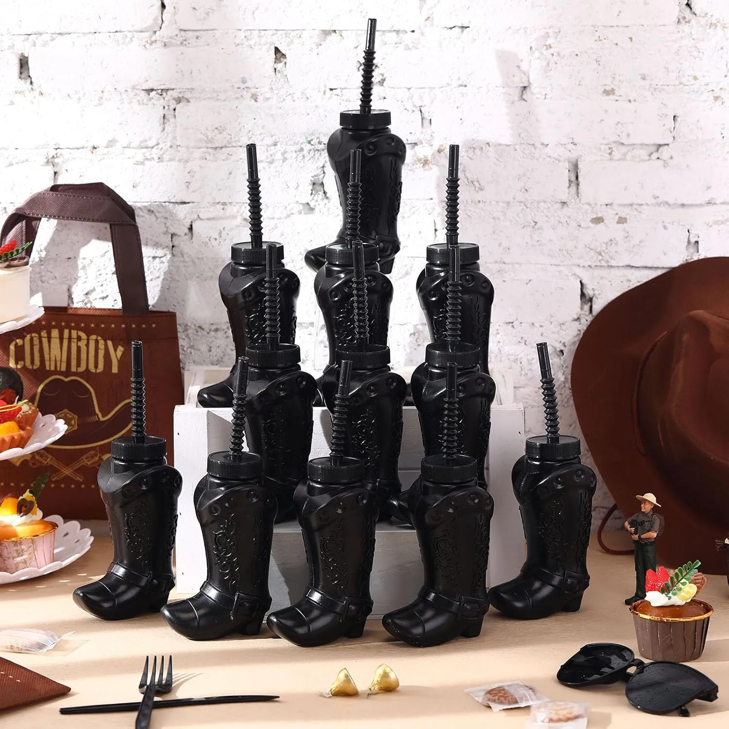 Hoolerry 24 Pcs 10 oz Plastic Cowboy Boot Cups with Straws and Lids Plastic Cowboy Cups for Western Themed Party Supplies and Rodeo Party Decorations (Black)