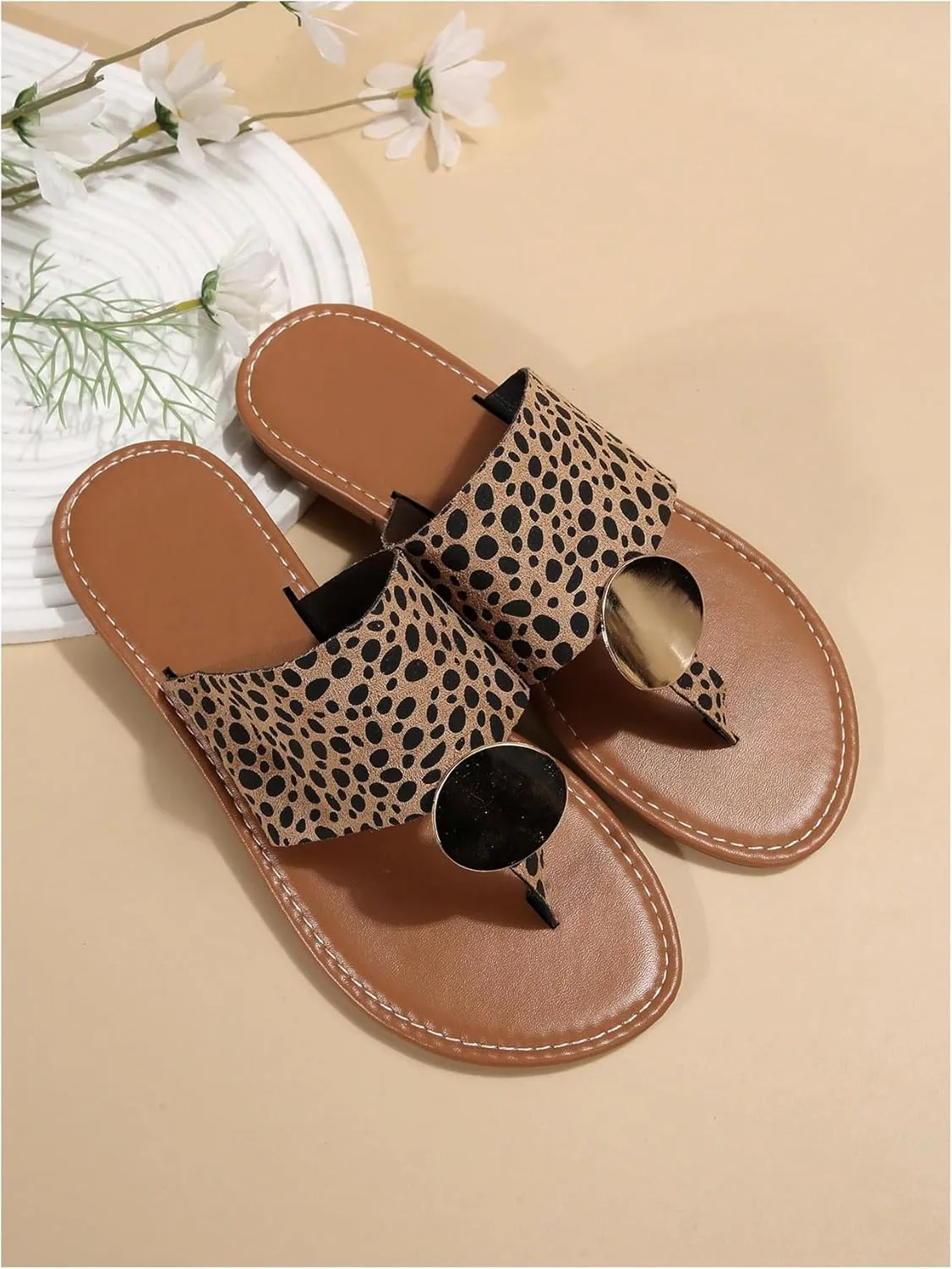Verdusa Women's Leopard Print Flip Flop Sandals Casual Thong Sandals