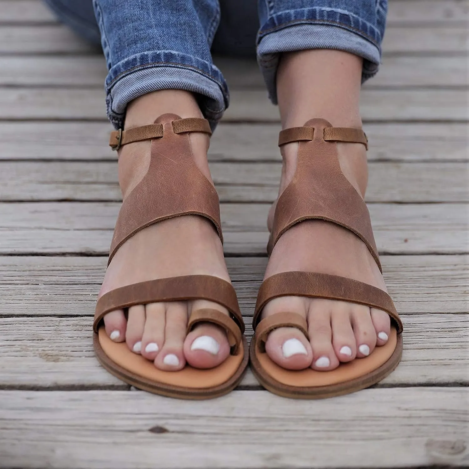 Women Gladiator Sandals Summer Toe Ring Shoes Sandals with ankle buckle, Distressed Waxed Leather (8, Black)