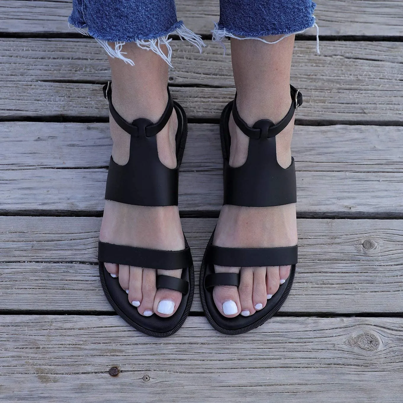 Women Gladiator Sandals Summer Toe Ring Shoes Sandals with ankle buckle, Distressed Waxed Leather (8, Black)